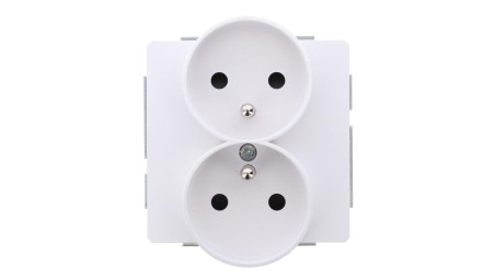 DECO Mechanizm gniazda podwójnego do ramki DECO Soft z uziemieniem 2x(2P+Z) (przesłony torów prądowych), biały mat 25DGPRSO-2zp