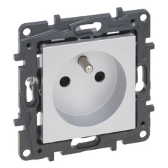 Niloe Step Gniazdo zasilające 2P+Z, zaciski automatyczne, z przesłoną aluminium 863333