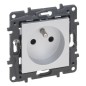 Niloe Step Gniazdo zasilające 2P+Z, zaciski automatyczne, z przesłoną aluminium 863333